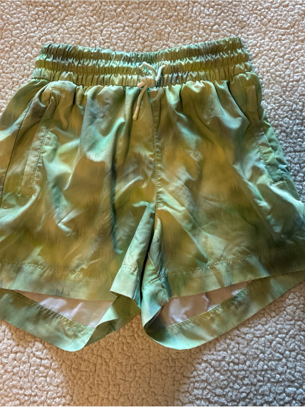 Athleta Girl All Play Shorts Size Médium 8-10 Palm Tie Dye Green NWOT